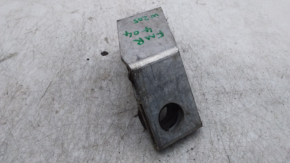 MERCEDES BENZ  C-CLASS  RADIATOR MOUNTING BRACKET LEFT SIDE A2055014120 FMR404