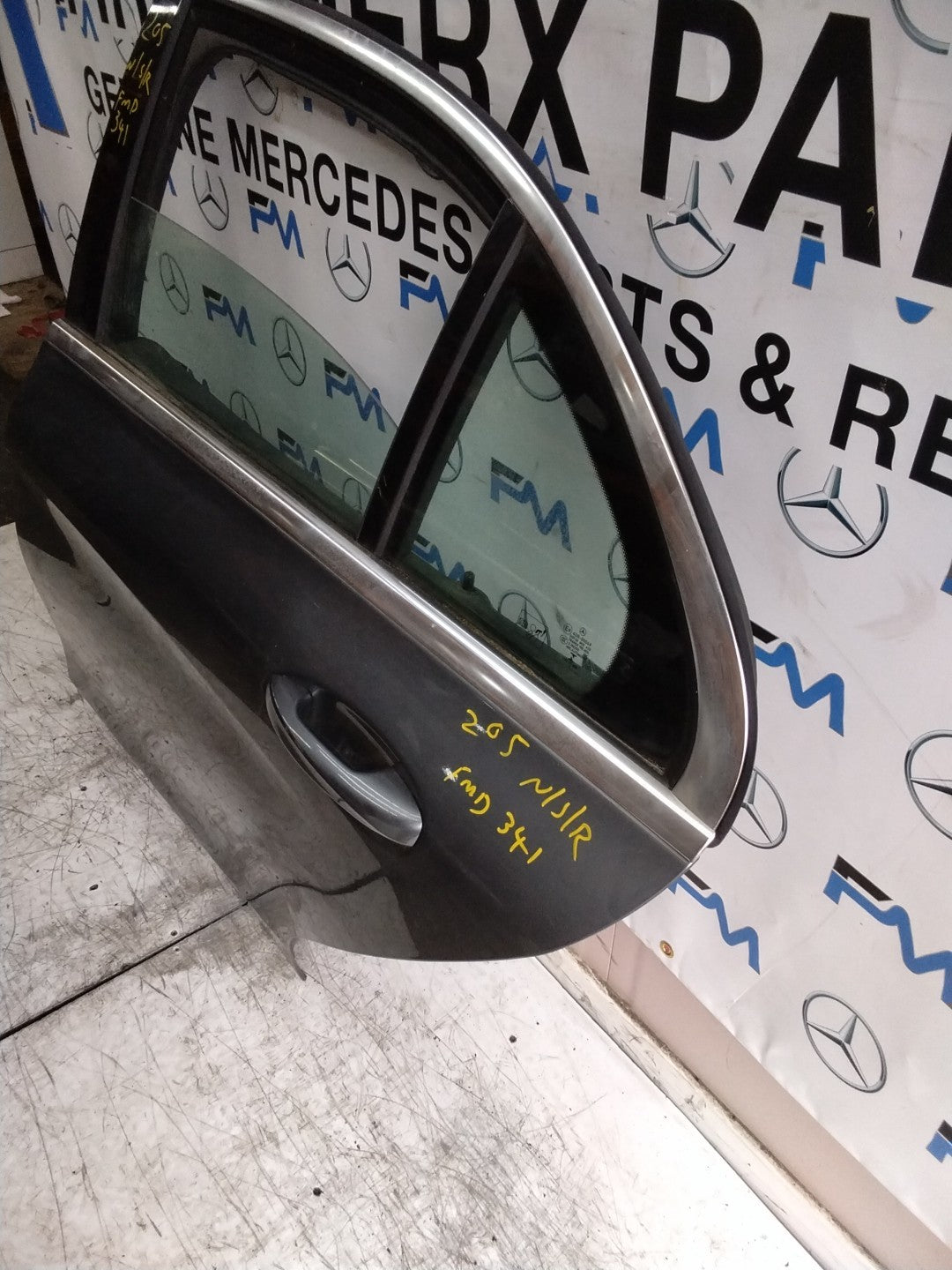 MERCEDES C-CLASS W205 SLN PASSENGER REAR DOOR NSR GREY 2014 ON COMPLETE FMD341