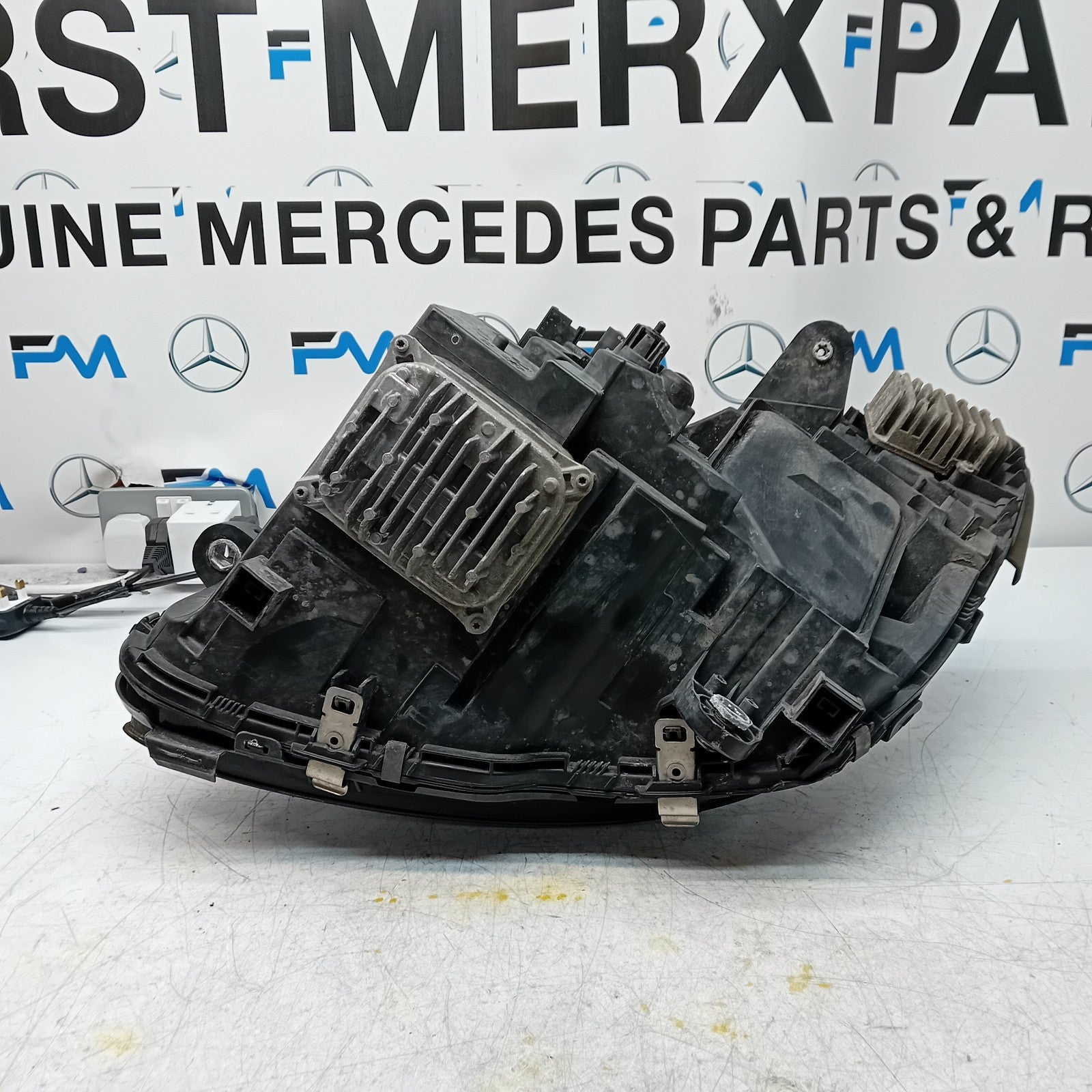MERCEDES C-CLASS W205 DRIVER  HIGH PERFORM HEADLIGHT A2059062804 20l4 FMH190