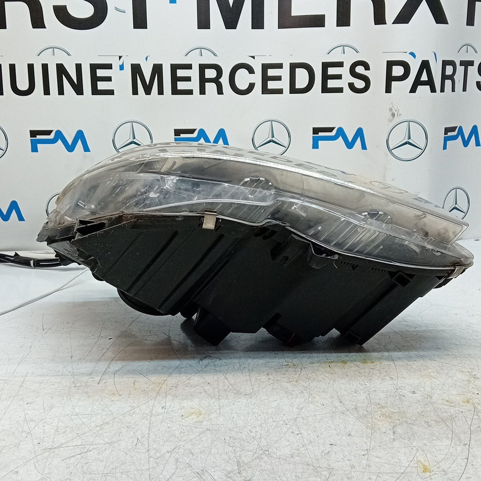 MERCEDES BENZ C-CLASS W204 DRIVER SIDE OS HEADLIGHT 2012 FMH193