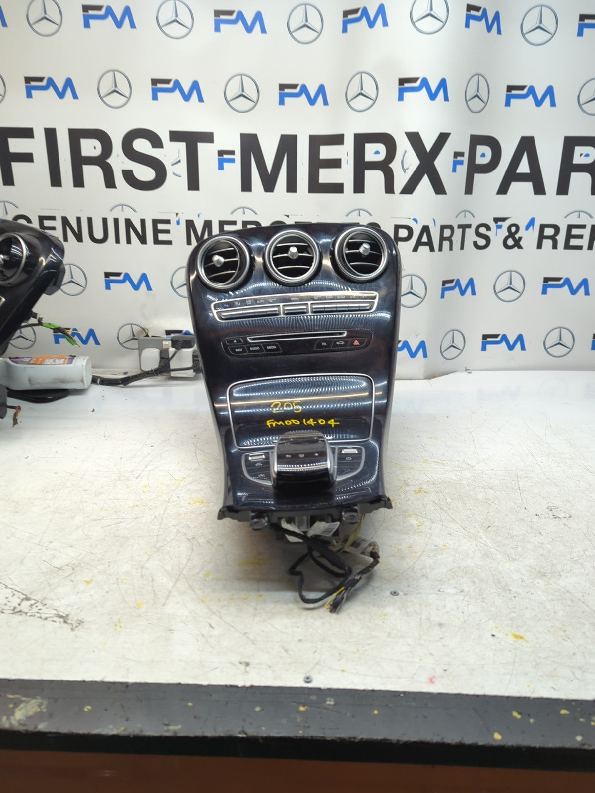  MERCEDES E-CLASS W205 CENTRE CONSOLE + 3 AIR VENT A2054402032 FM001404