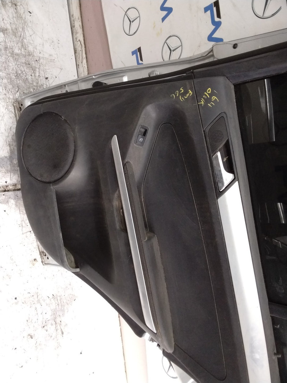 MERCEDES M-CLASS W164  DRIVER REAR DOOR OSR SILVER 2005-11 COMPLETE FMD566