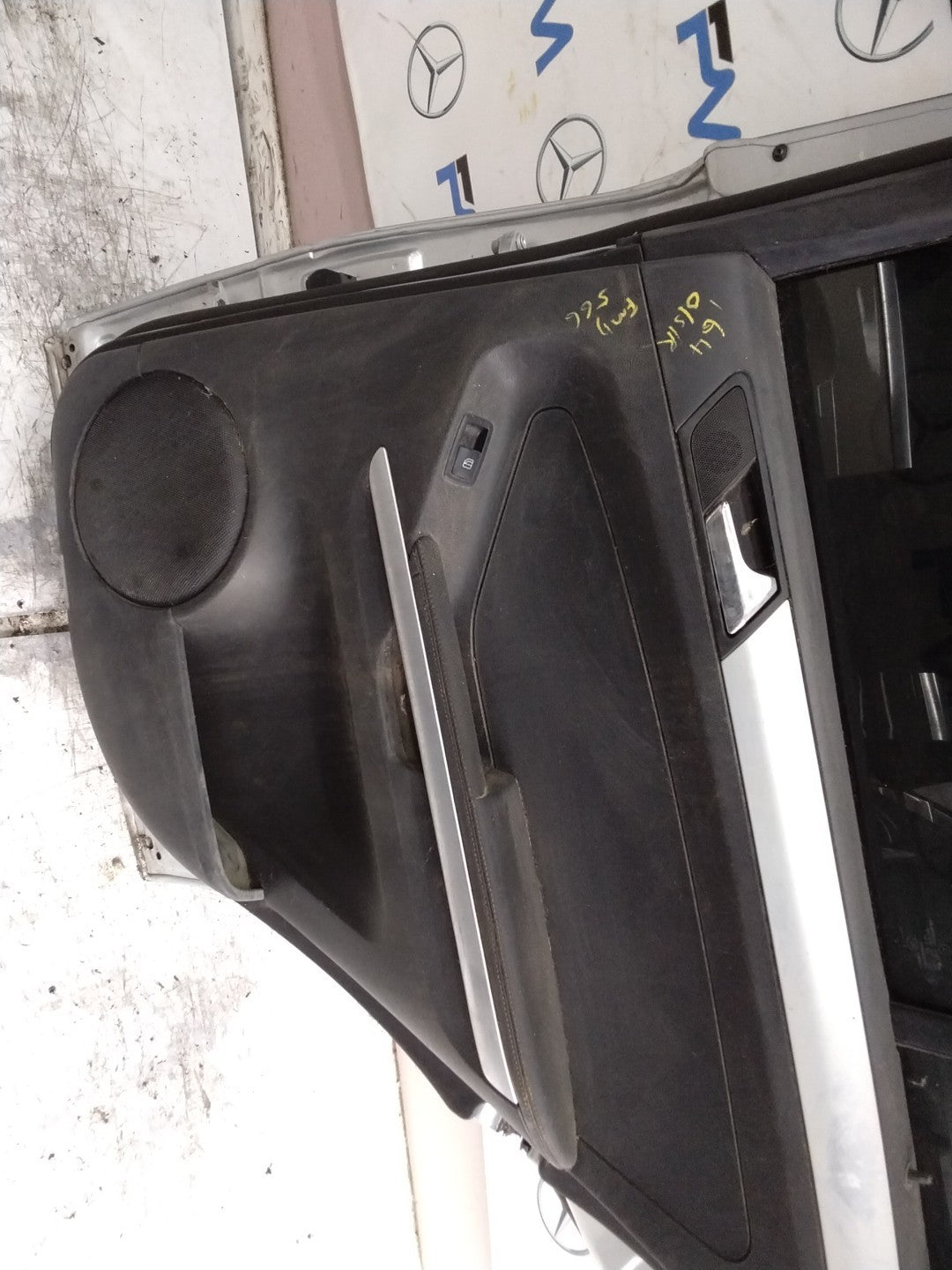 MERCEDES M-CLASS W164  DRIVER REAR DOOR OSR SILVER 2005-11 COMPLETE FMD566