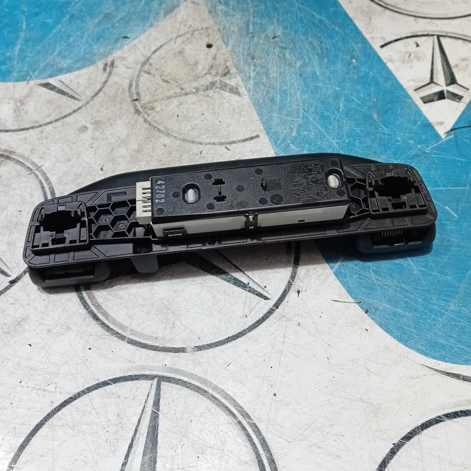 2016 MERCEDES E CLASS E220 W213 REAR LEFT SIDE INTERIOR ROOF HANDLE WITH LIGHT