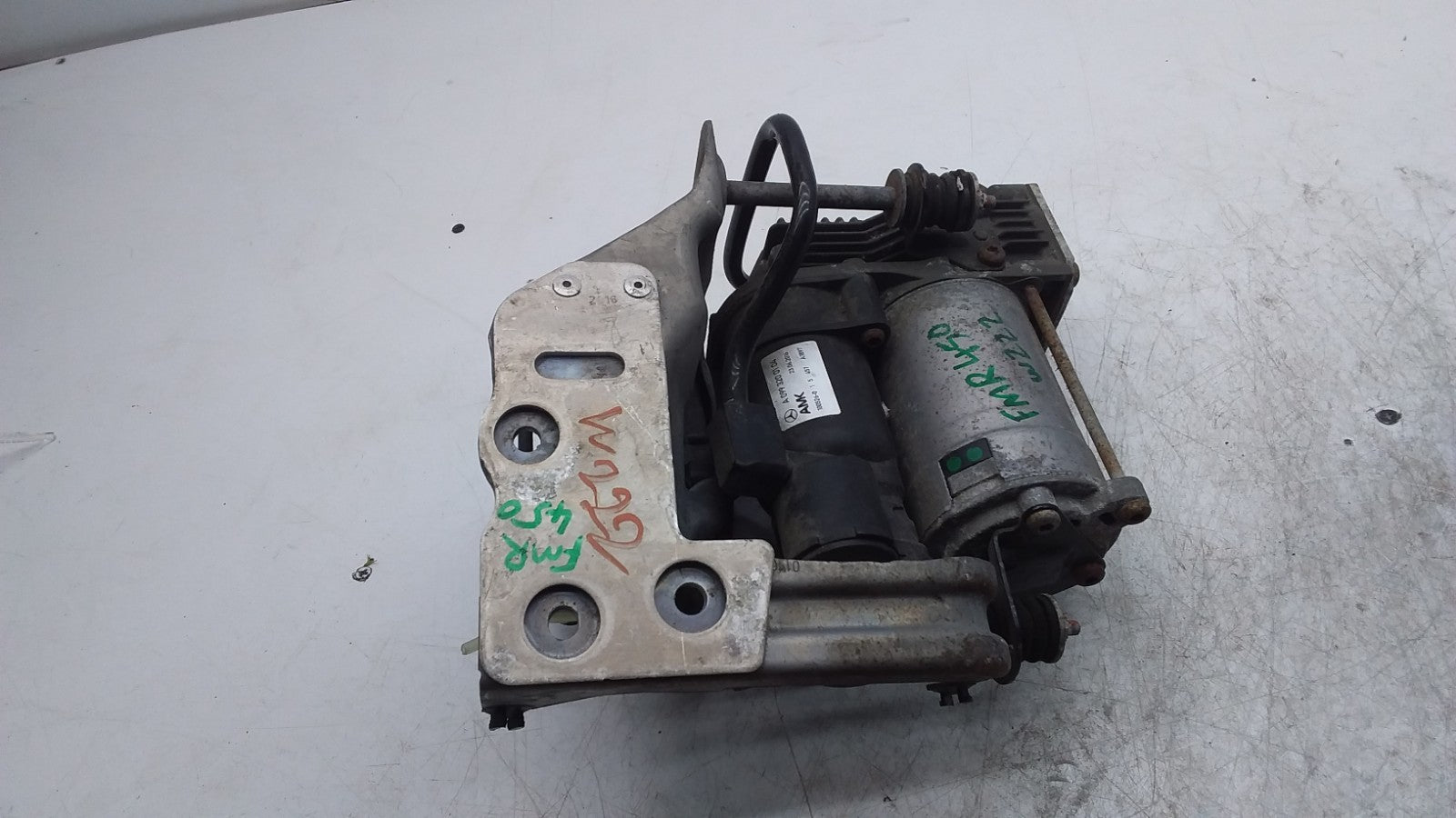 MERCEDES BENZ S-CLASS W222 AIR SUSPENSION COMPRESSOR A2223200604 FMR450