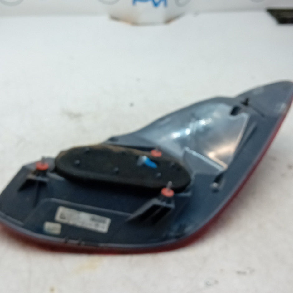 MERCEDES BENZ C-CLASS W205 PASSENGER REAR TAIL LIGHT NS  2015 A2059061357 FMT320