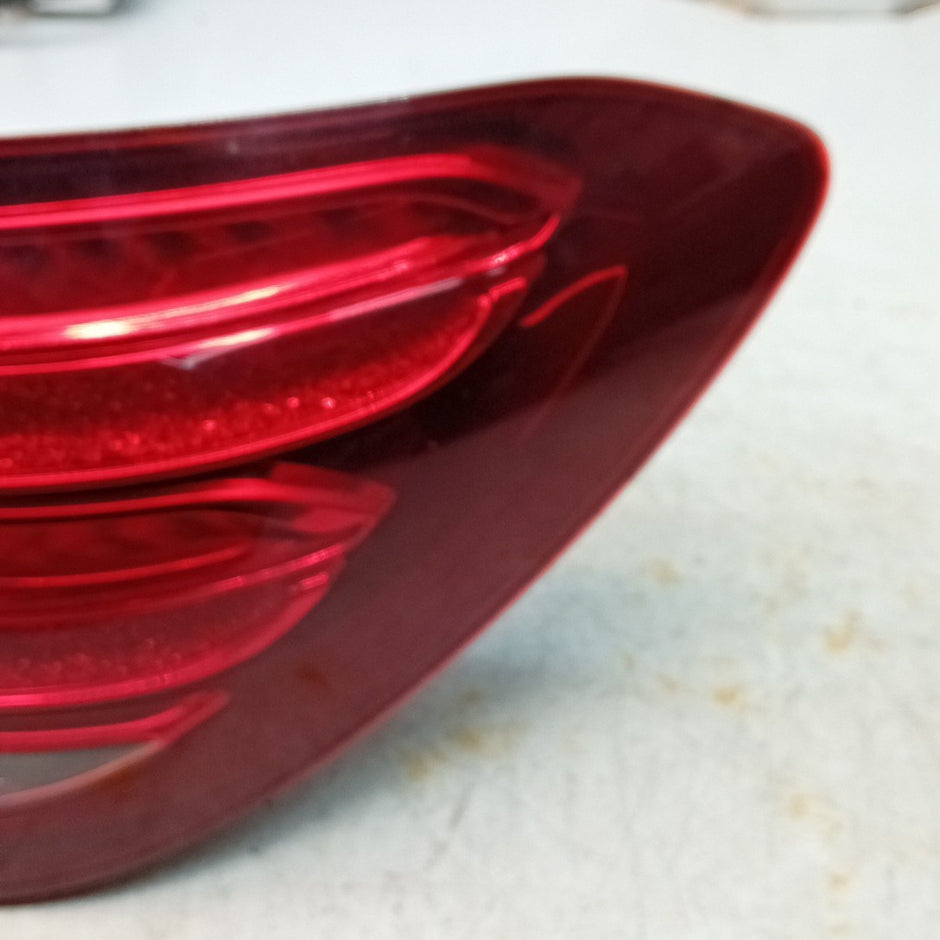 MERCEDES E-CLASS W213 DRIVER RIGHT OS REAR TAIL LIGHT A2139068000 FMT251