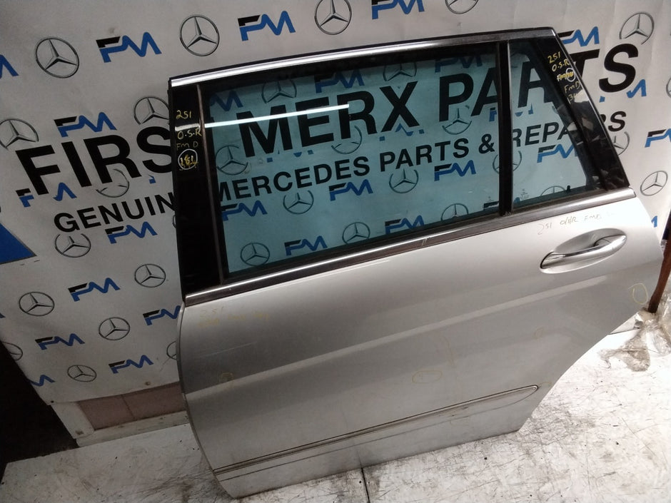 MERCEDES R-CLASS W251 PASSENGER REAR DOOR NSR SILVER 2005-12 COMPLETE FMD344