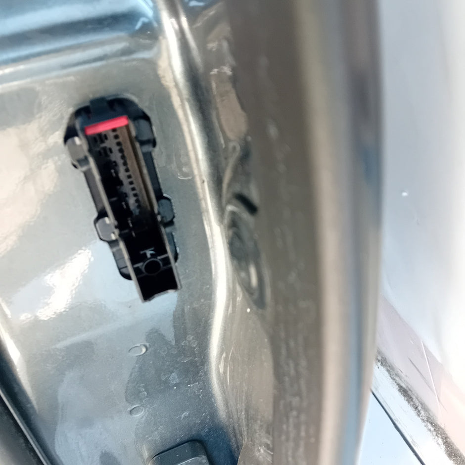 MERCEDES E-CLASS W213 PASSENGER REAR DOOR NSR 2016 ON GREY COMPLETE  FMD513