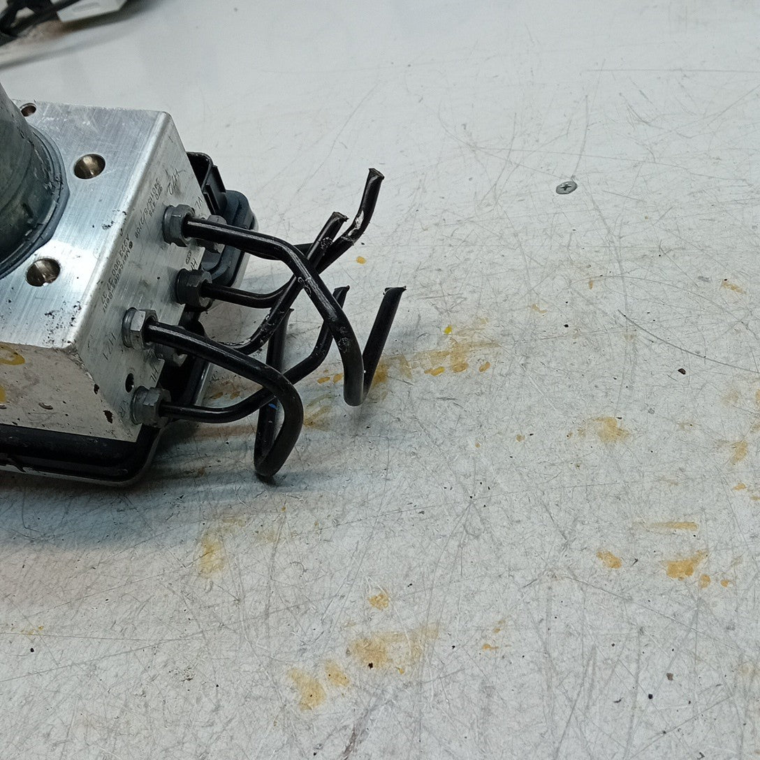 MERCEDES BENZ C-CLASS W206 ABS PUMP MODULE CONTROL UNIT A2239003737 FM001249