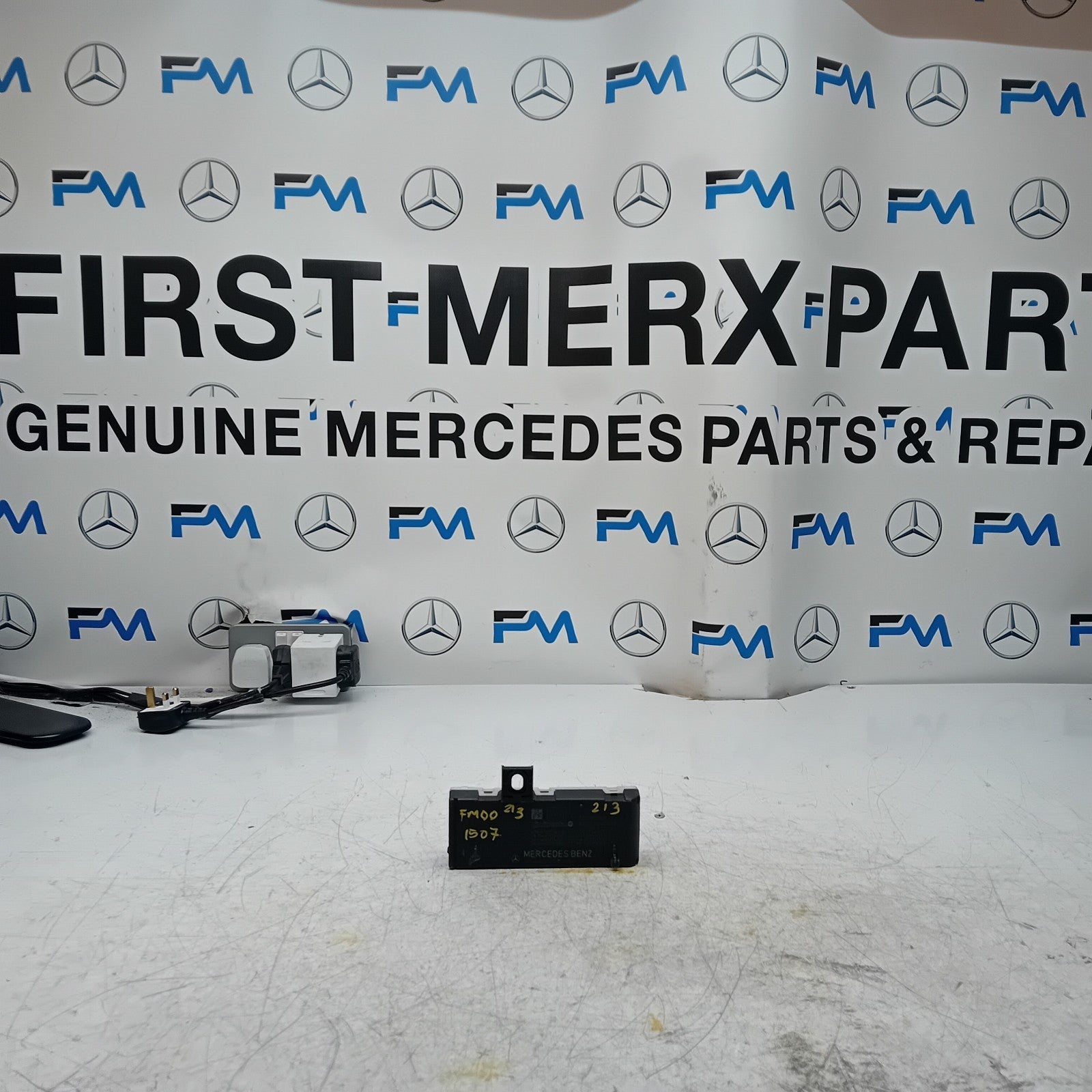 MERCEDES BENZ  E-CLASS TAILGATE CONTROL MODULE W213 A2139000814 FM001507