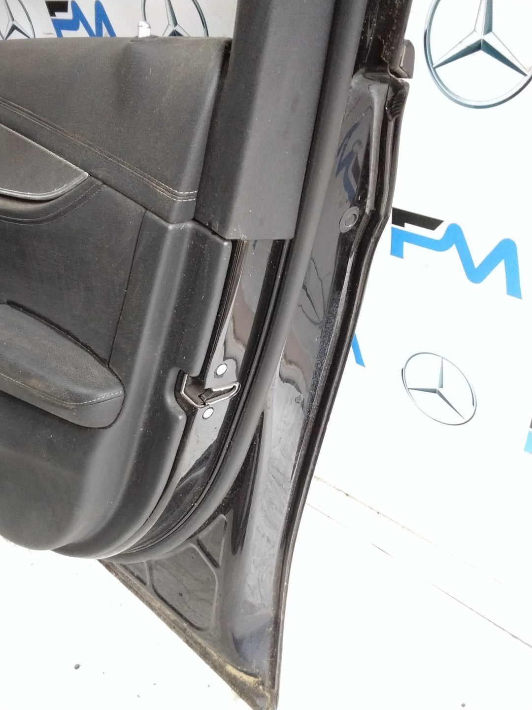 MERCEDES E-CLASS W213  DRIVER FRONT DOOR OSF BLACK 2016-2023 COMPLETE FMD303