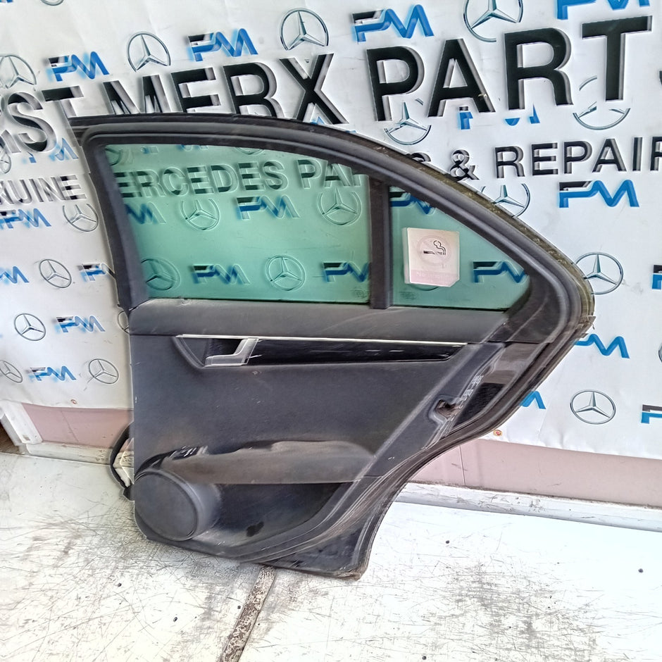 MERCEDES C-CLASS W204 SLN DRIVER REAR DOOR OSR BLACK 2008-14 COMPLETE FMD421