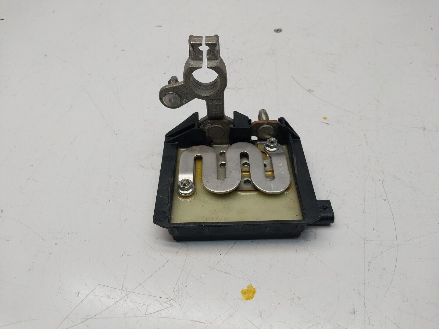 Mercedes W213 W205 W218 W238 W253 Negative Battery Tray Clamp A0009061505FM00247