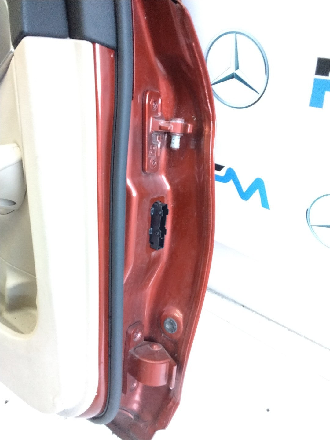 MERCEDES BENZ  C-CLASS W205 PASSENGER SIDE REAR DOOR N/S/R COMPLETE RED FMD97