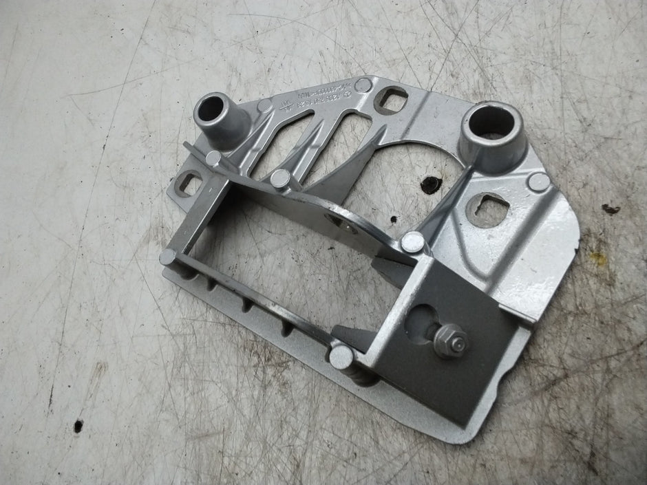 MERCEDES BENZ  C-CLASS W205 TAILGATE TRUNK BOOT LEFT HINGE A2057501528 FMR164