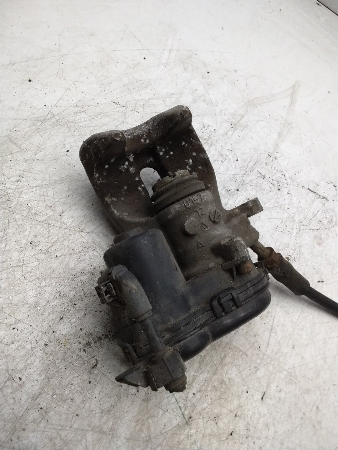 MERCEDES  B-CLASS W246 BRAKE CALIPER REAR LEFT PASSENGER SIDE A2464232198 FMR141