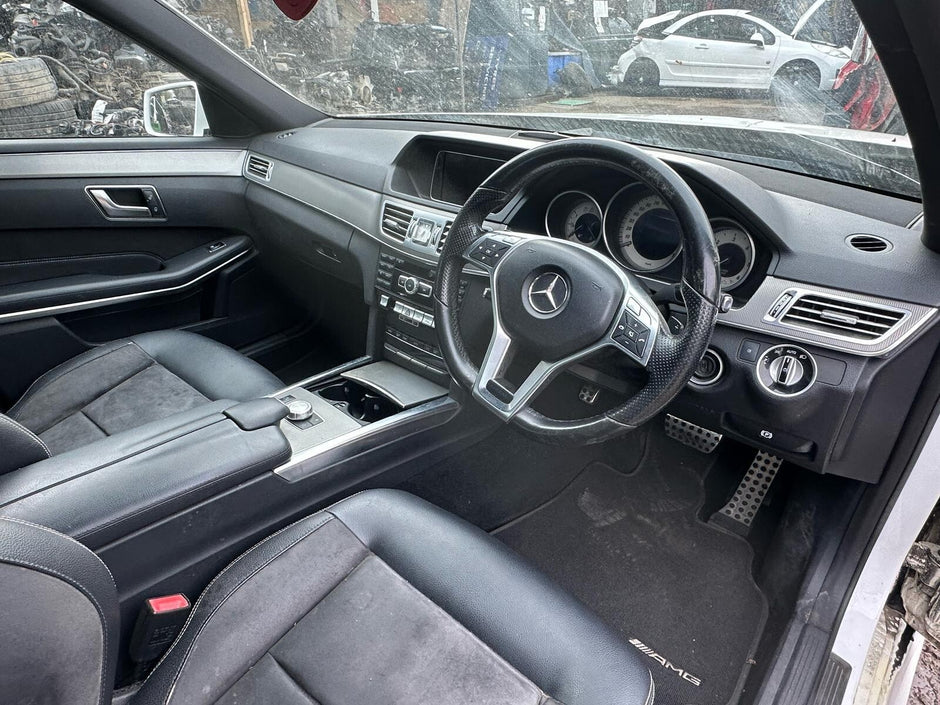 MERCEDES BENZ E-CLASS W212 - BREAKING/ ENGINE AND GEAR BOX