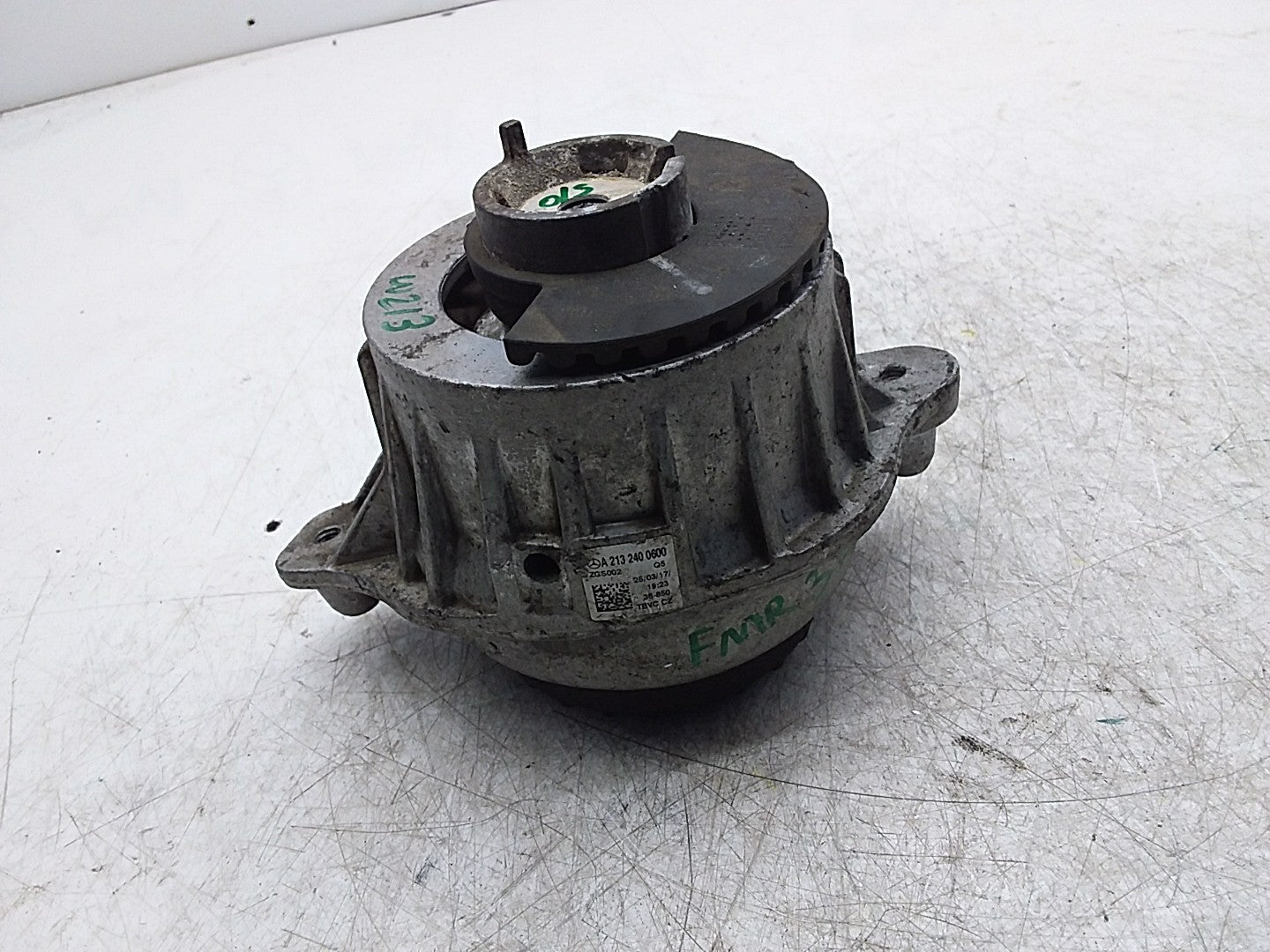 MERCEDES BENZ  E-CLASS W213  ENGINE MOUNT RIGHT OS A2132400600 FMR332