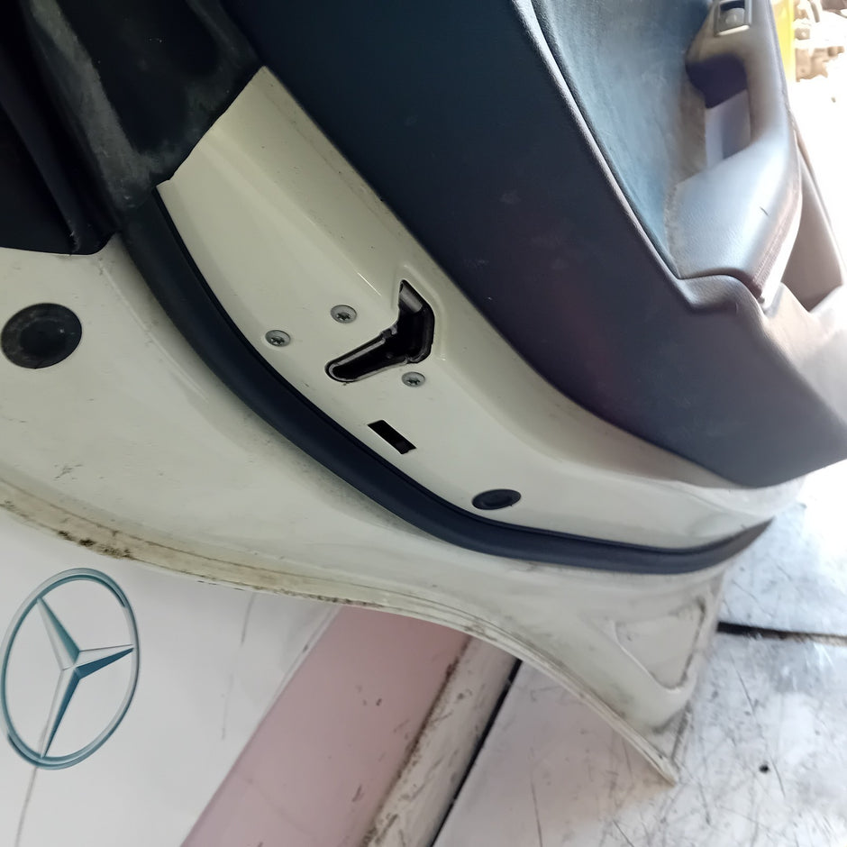 MERCEDES CLA W117 PASSENGER REAR DOOR NSR WHITE 2013-19 COMPLETE FMD464