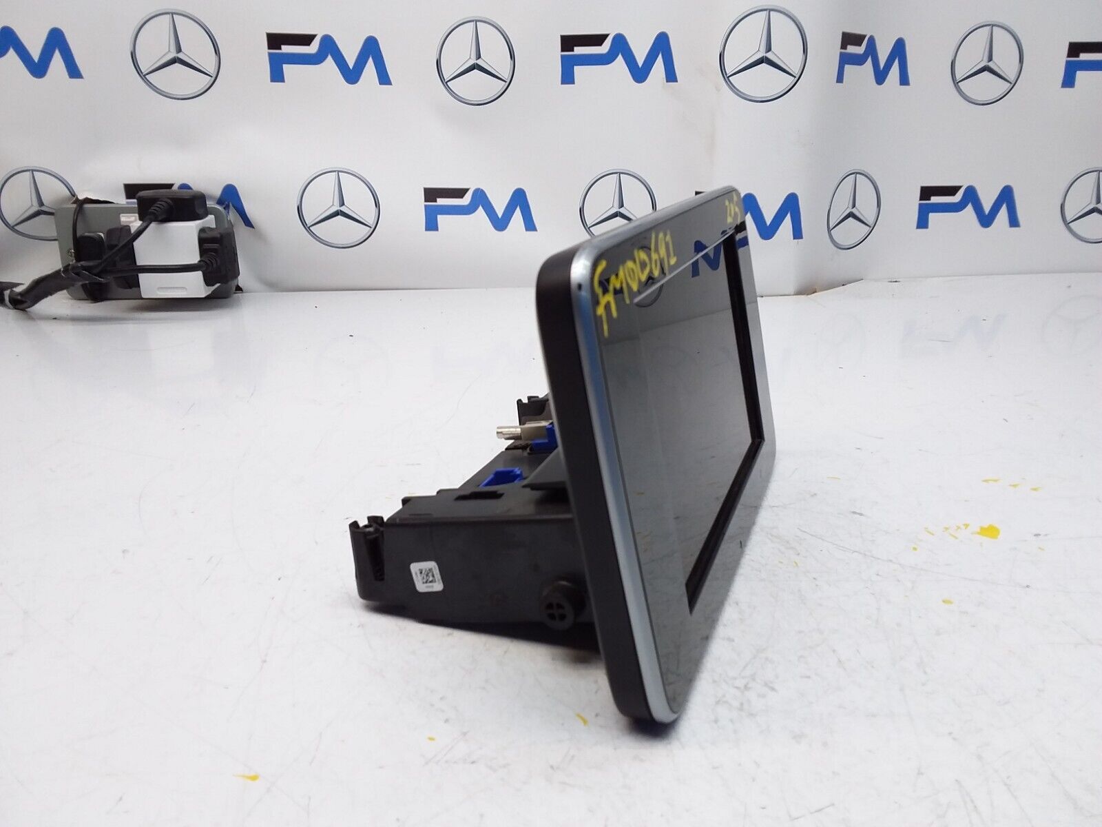 MERCEDES C-CLASS W205 2016 SAT NAV MULTIMEDIA SCREEN A2059004113 FM00691