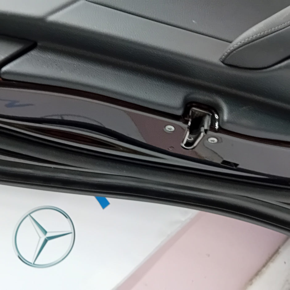 MERCEDES BENZ E-CLASS  W213 PASSENGER SIDE REAR DOOR ( NEAR SIDE REAR ) FM05