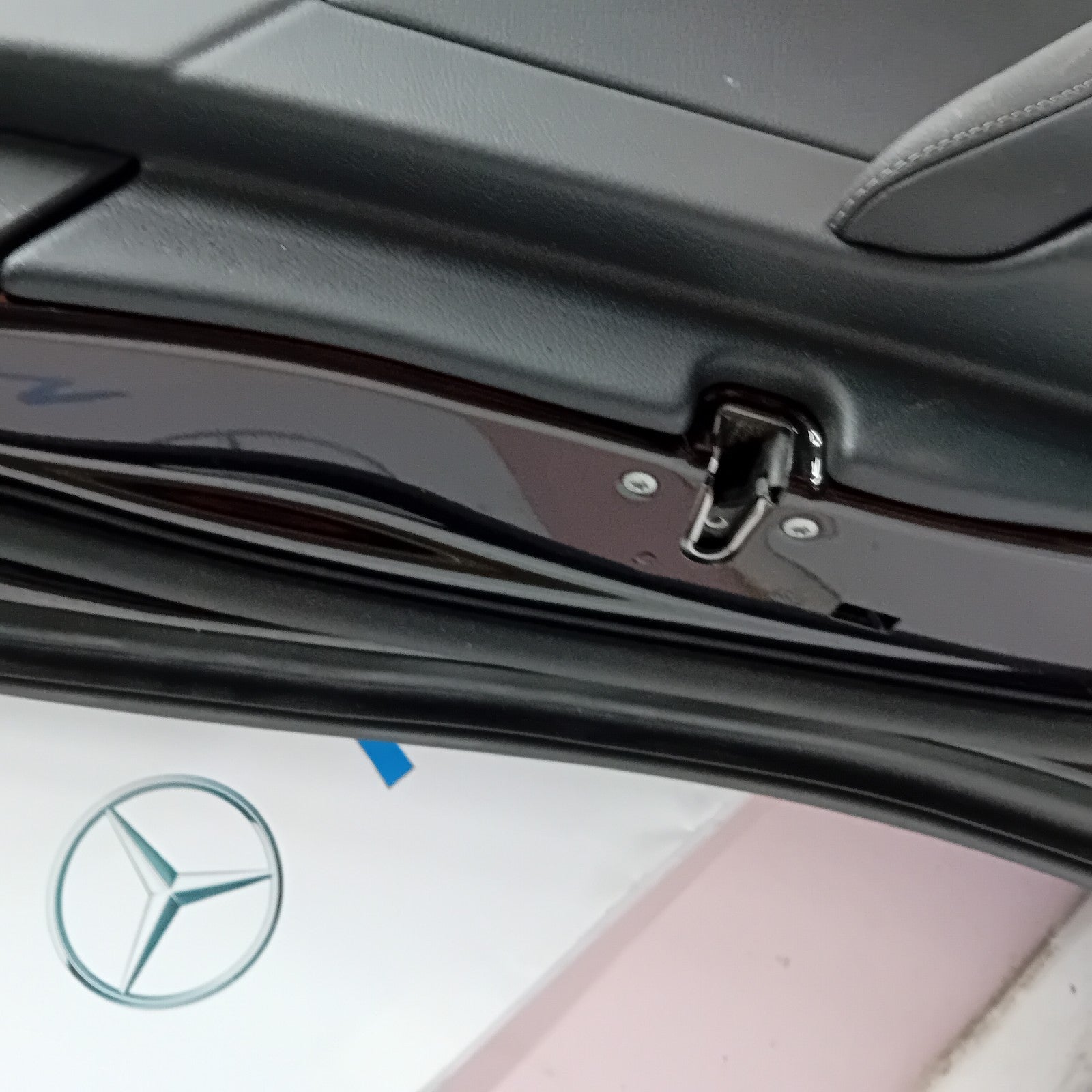 MERCEDES BENZ E-CLASS  W213 PASSENGER SIDE REAR DOOR ( NEAR SIDE REAR ) FM05