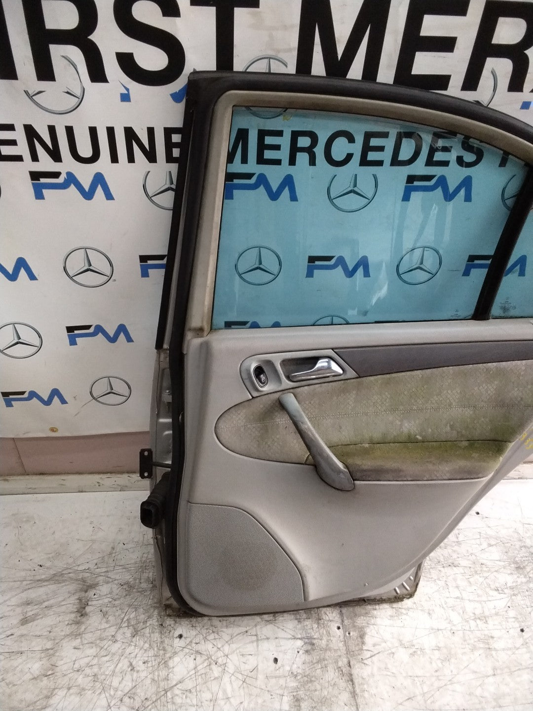 MERCEDES C-CLASS W203 DRIVER REAR DOOR OSR SILVER 2001-2004 COMPLETE FMD333