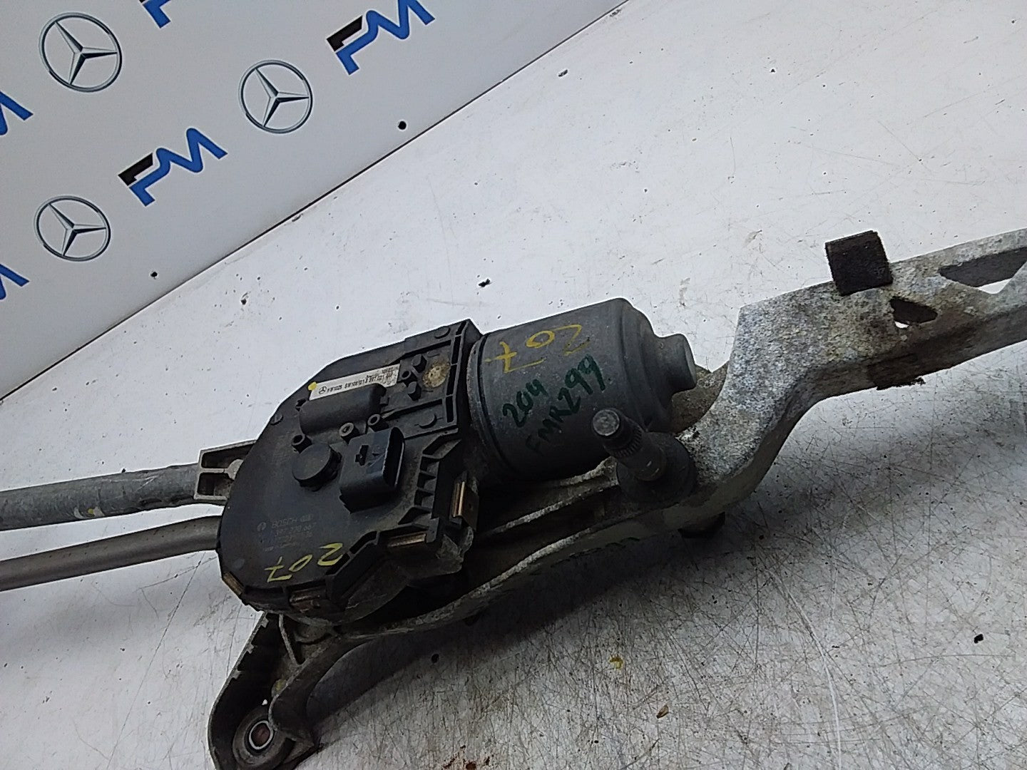 MERCEDES C-CLS W204 WIND SCREEN WIPER LINKAGE AND MOTOR A2048201140 FMR299