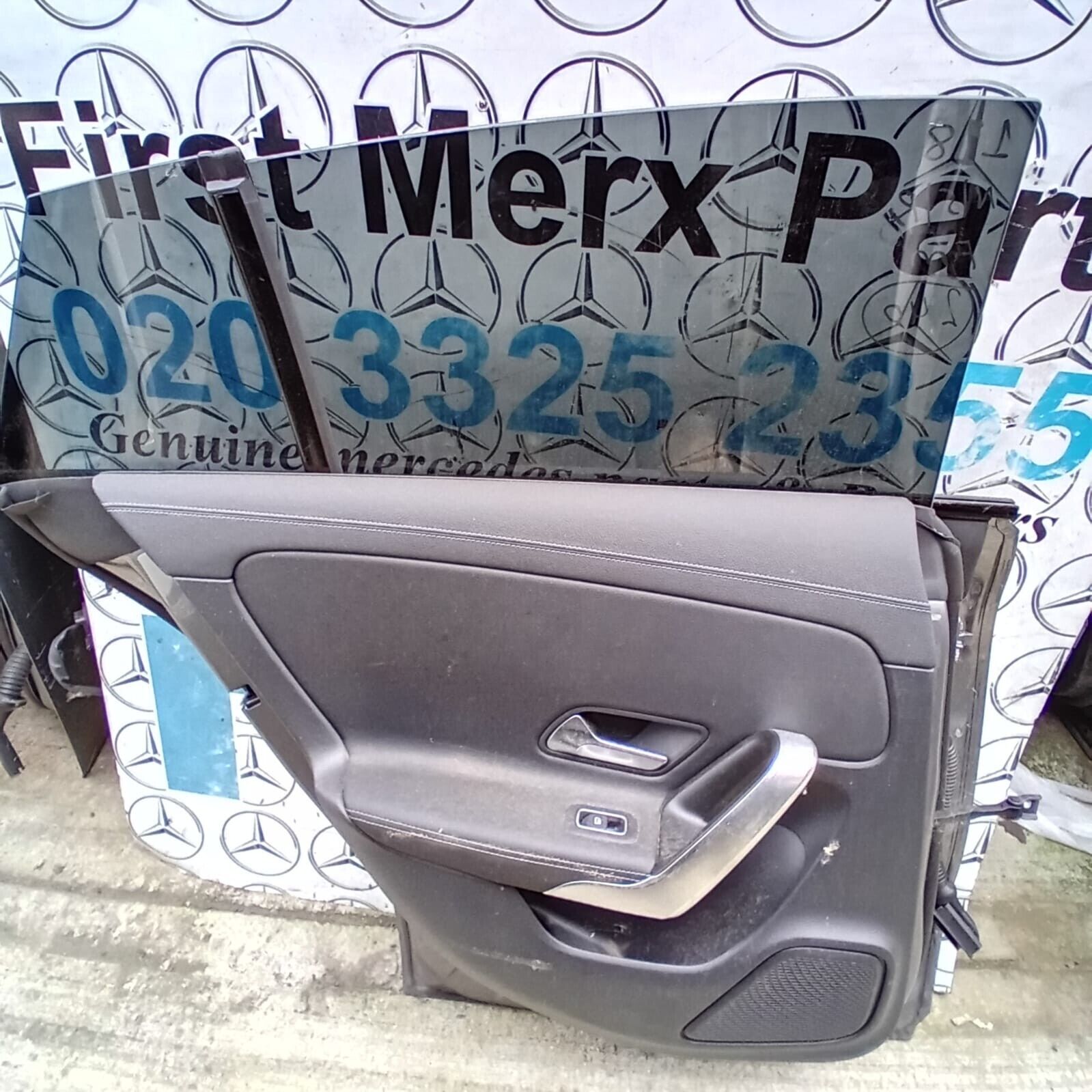 MERCEDES BENZ CLA  W118  PASSENGER SIDE REAR DOOR ( NEAR SIDE REAR )