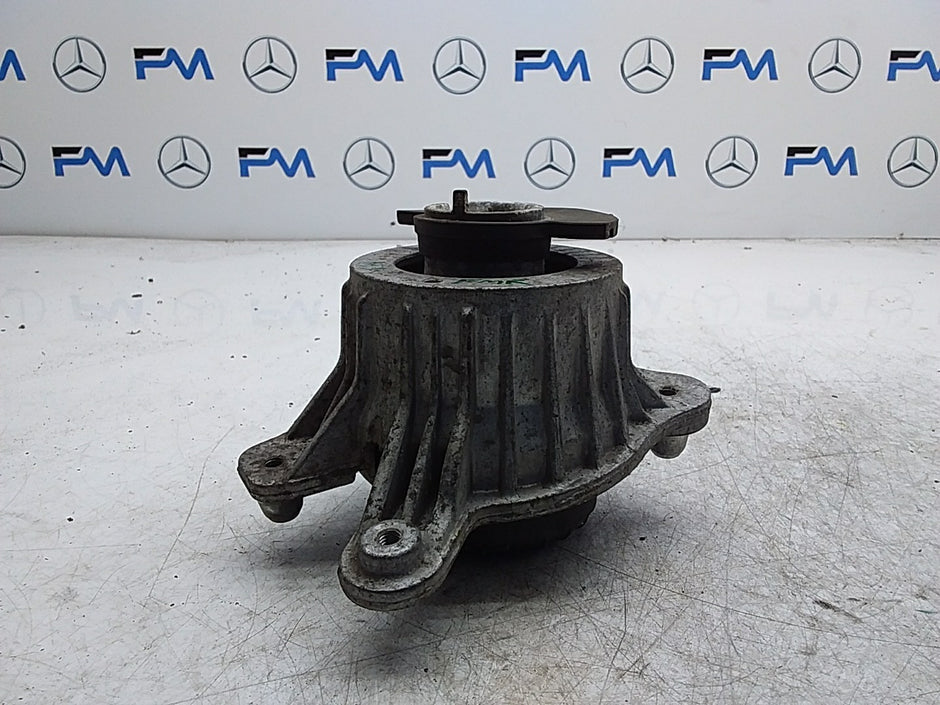 MERCEDES BENZ  E-CLASS COUPE C238  ENGINE MOUNT LEFT NS A2382400200 FMR339