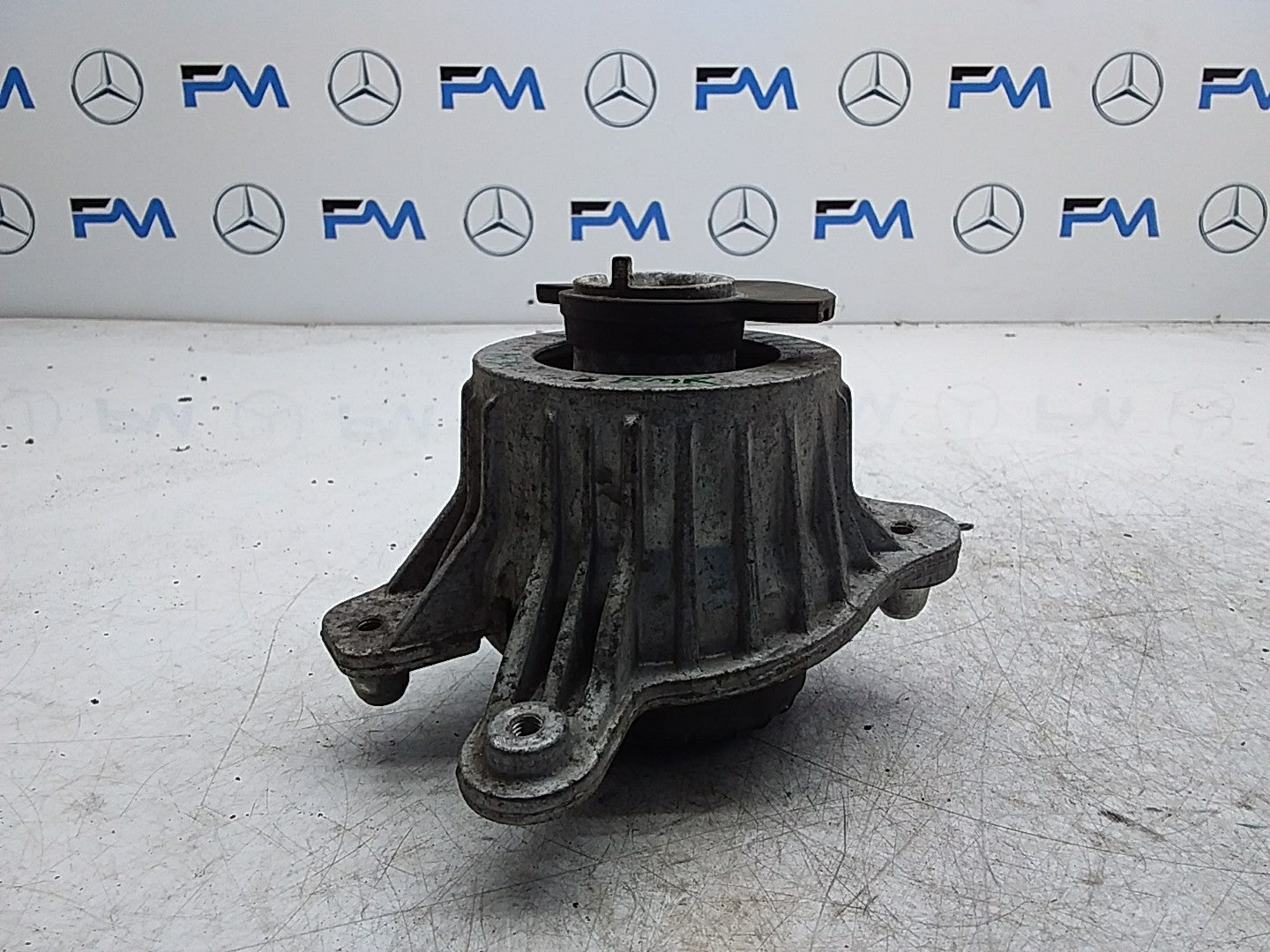 MERCEDES BENZ  E-CLASS COUPE C238  ENGINE MOUNT LEFT NS A2382400200 FMR339