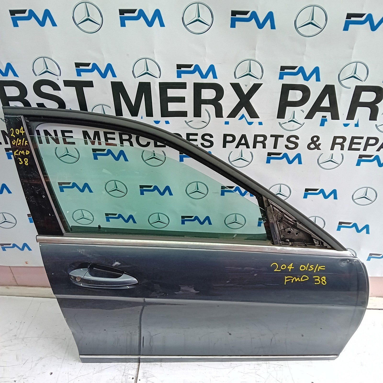 MERCEDES C-CLASS W204 DRIVER SIDE FRONT DOOR O/S/F COMPLETE GREY FMD38