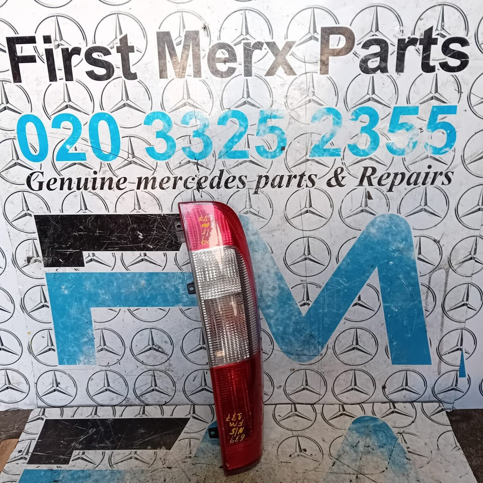 MERCEDES VITO W639 REAR  PASSENGER SIDE  ( NEAR SIDE ) TAIL LIGHT