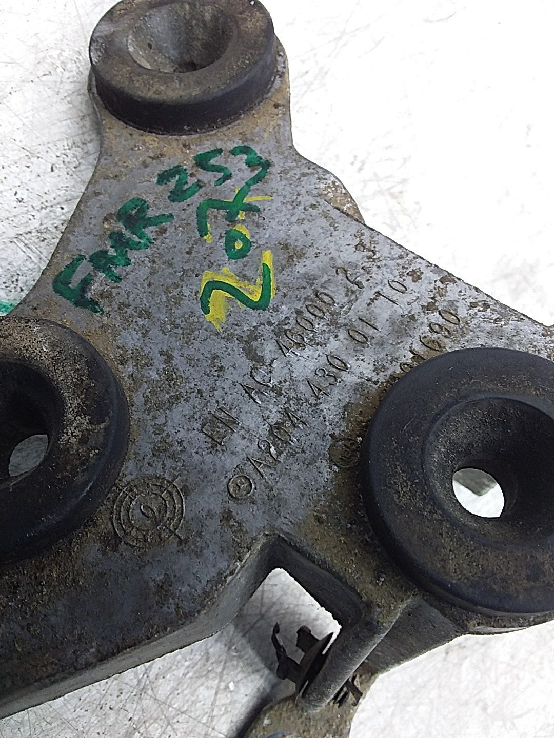 MERCEDES E-CLS W207 ABS PUMP BRACKET A2044300110 FMR253