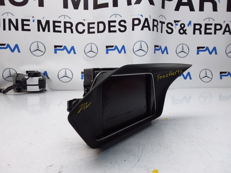 MERCEDES E-CLASS W212 2013 SAT NAV MULTIMEDIA SCREEN A2129002216 FM00697