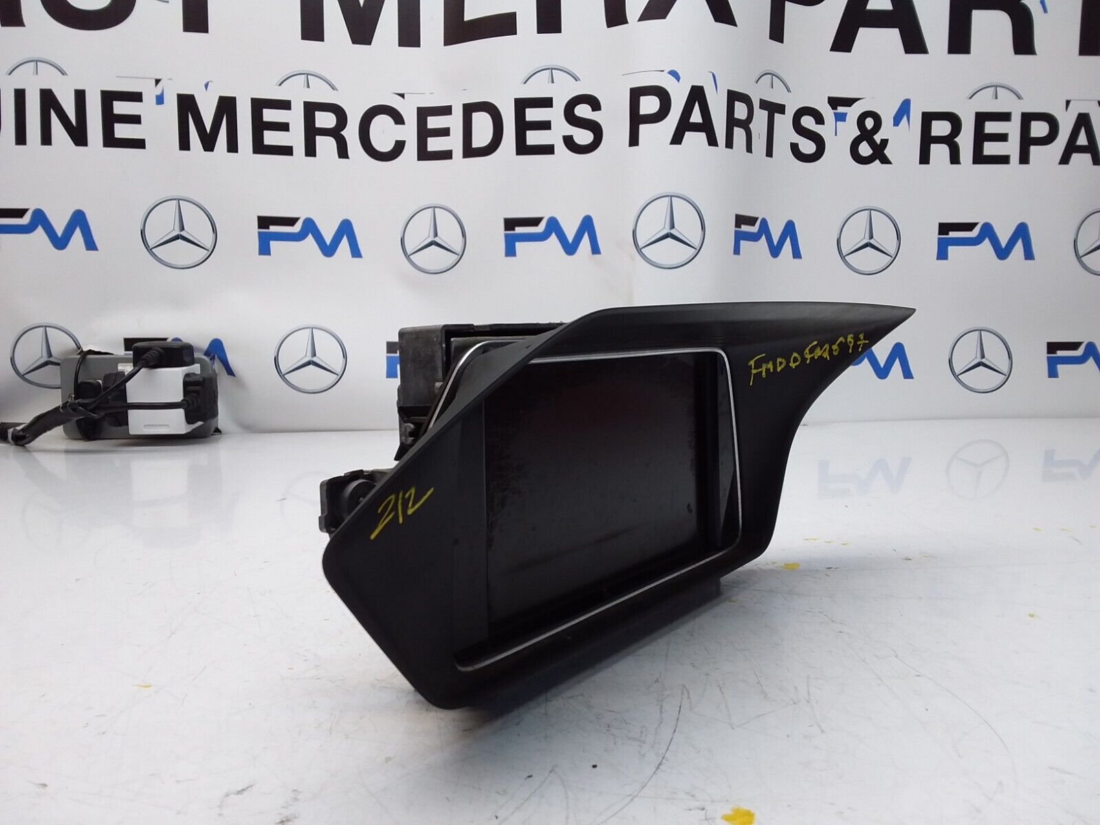 MERCEDES E-CLASS W212 2013 SAT NAV MULTIMEDIA SCREEN A2129002216 FM00697