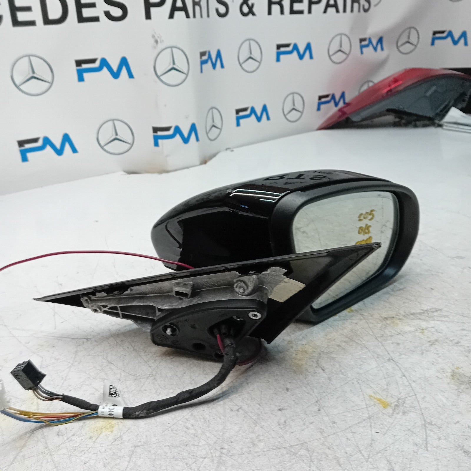 MERCEDES BENZ  C-CLASS W205 DRIVER WING MIRROR OS BLACK PL A2058104402 FMM80