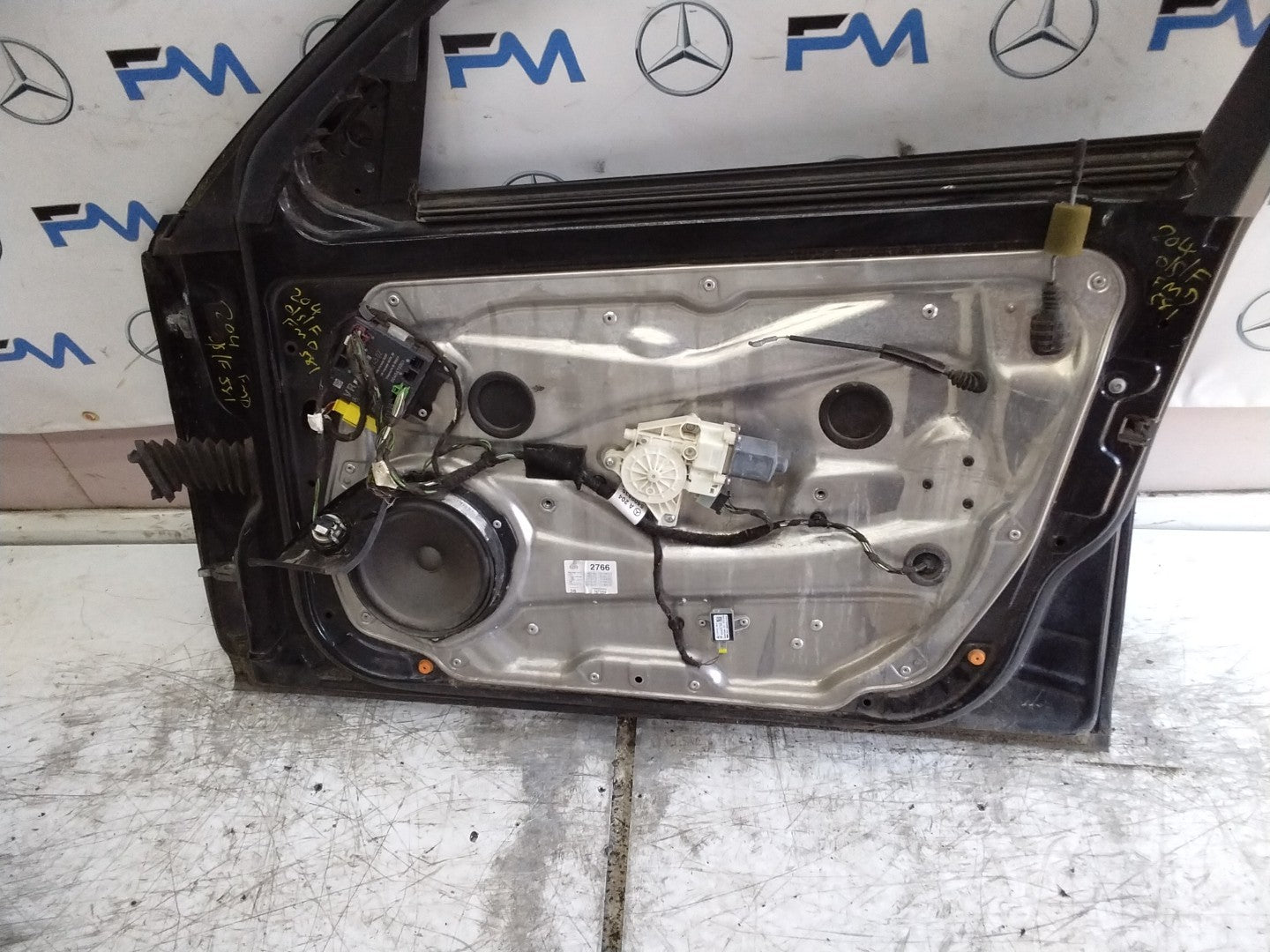 MERCEDES BENZ  C-CLASS W204 DRIVER FRONT DOOR OSF BLACK 2008-14  FMD581