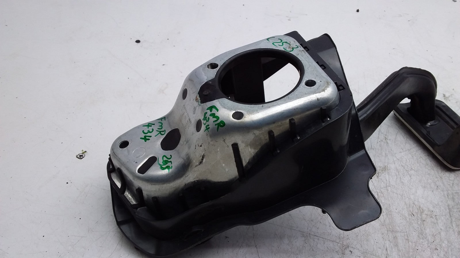 MERCEDES BENZ  C-CLASS W205 AMG BRAKE PEDAL SYSTEM A2052920107 FMR434