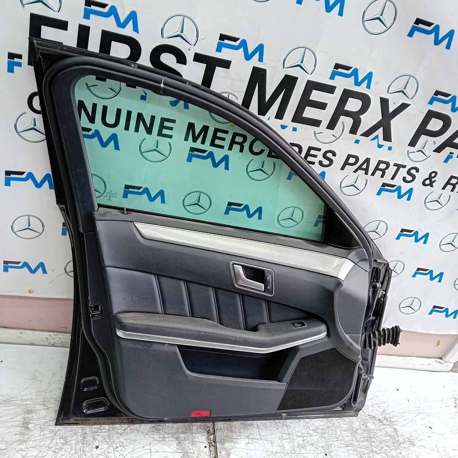 MERCEDES E-CLASS W212 PASSENGER FRONT DOOR NSF 2009-16 BLACK COMPLETE FMD383