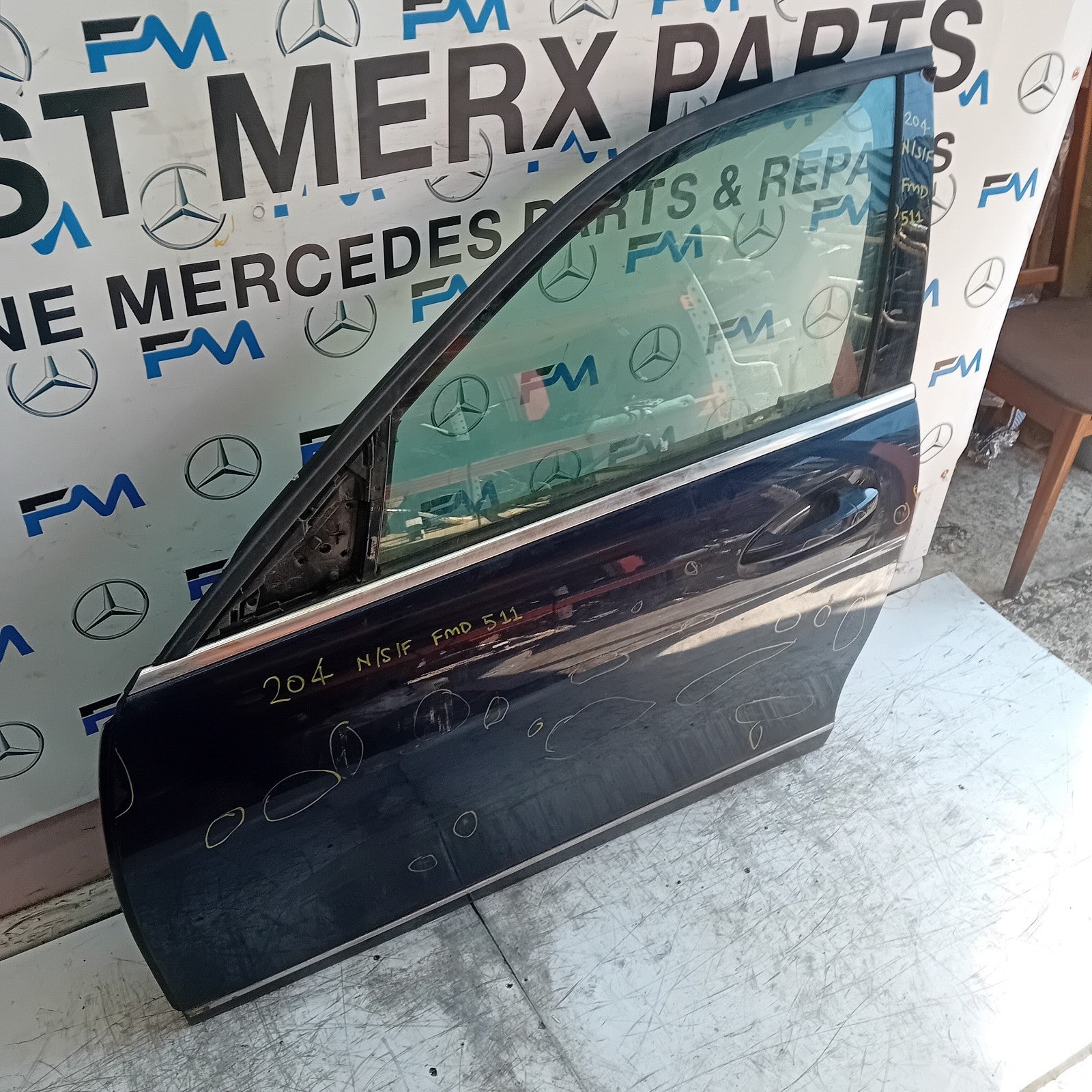 MERCEDES C-CLASS W204 PASSENGER FRONT DOOR NSF 2008-2014 BLACK COMPLETE  FMD511
