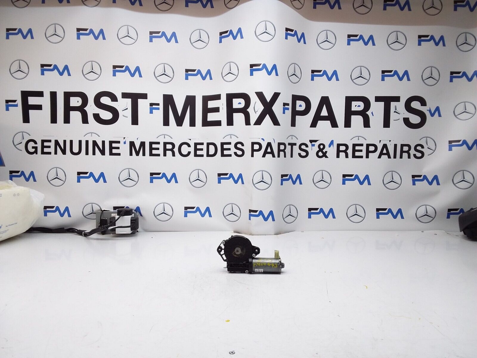 MERCEDES C-CLASS W205 2018 SUNROOF MOTOR  0390200100 FM00443