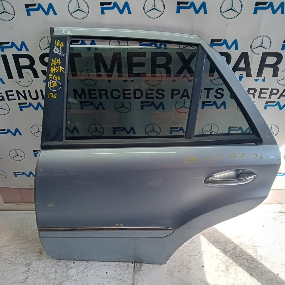 MERCEDES GL SUV W164 PASSENGER SIDE REAR DOOR NSR GREY 2007-2012 COMPLETE FMD176