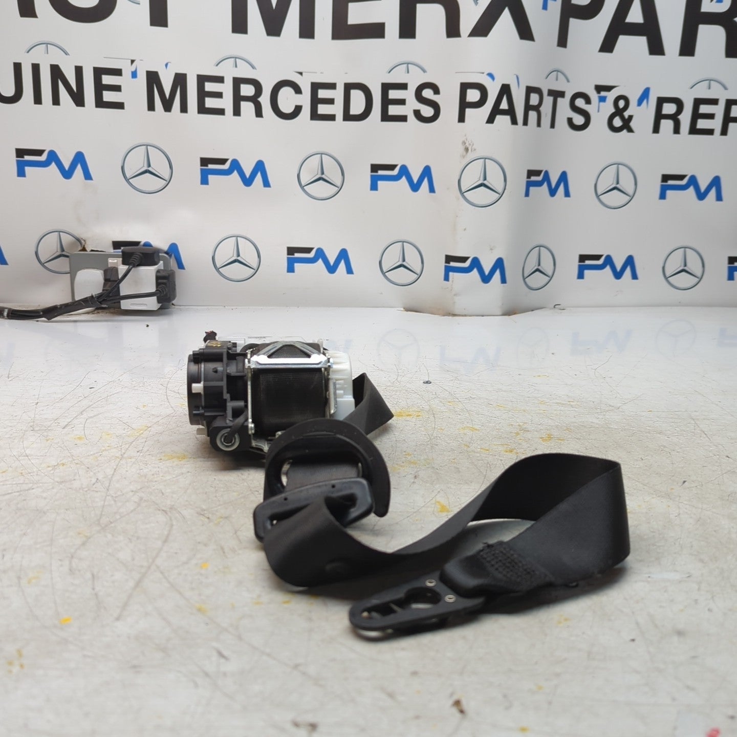 MERCEDES E-CLASS W213 FRONT DRIVER SIDE SEAT BELT BLACK A2138605600 FM001372