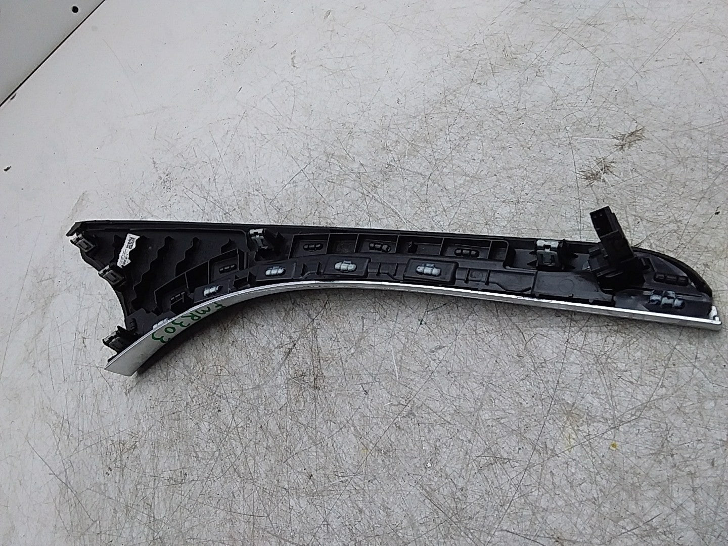 MERCEDES C-CLS W206 COVER TRIM DECOR CONSOLE A2366807702 FMR303