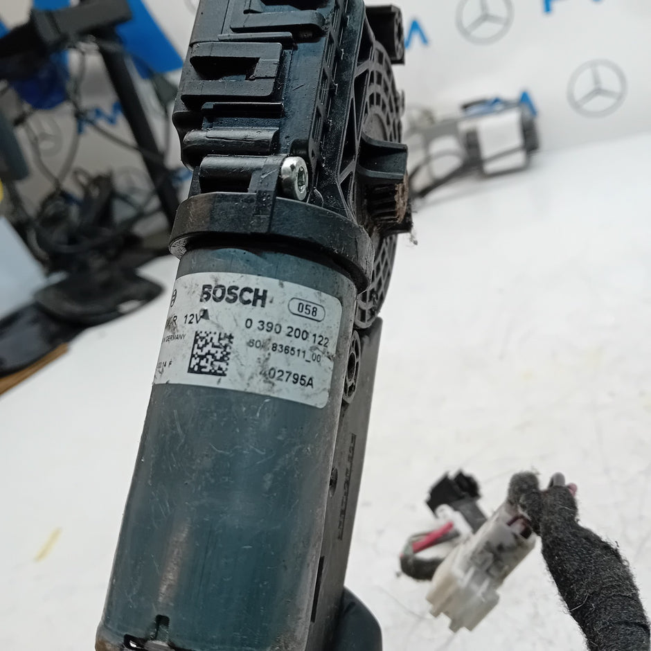 MERCEDES BENZ C-CLASS W205  SUNROOF MOTOR 2014 ON A2059001024  FM001467