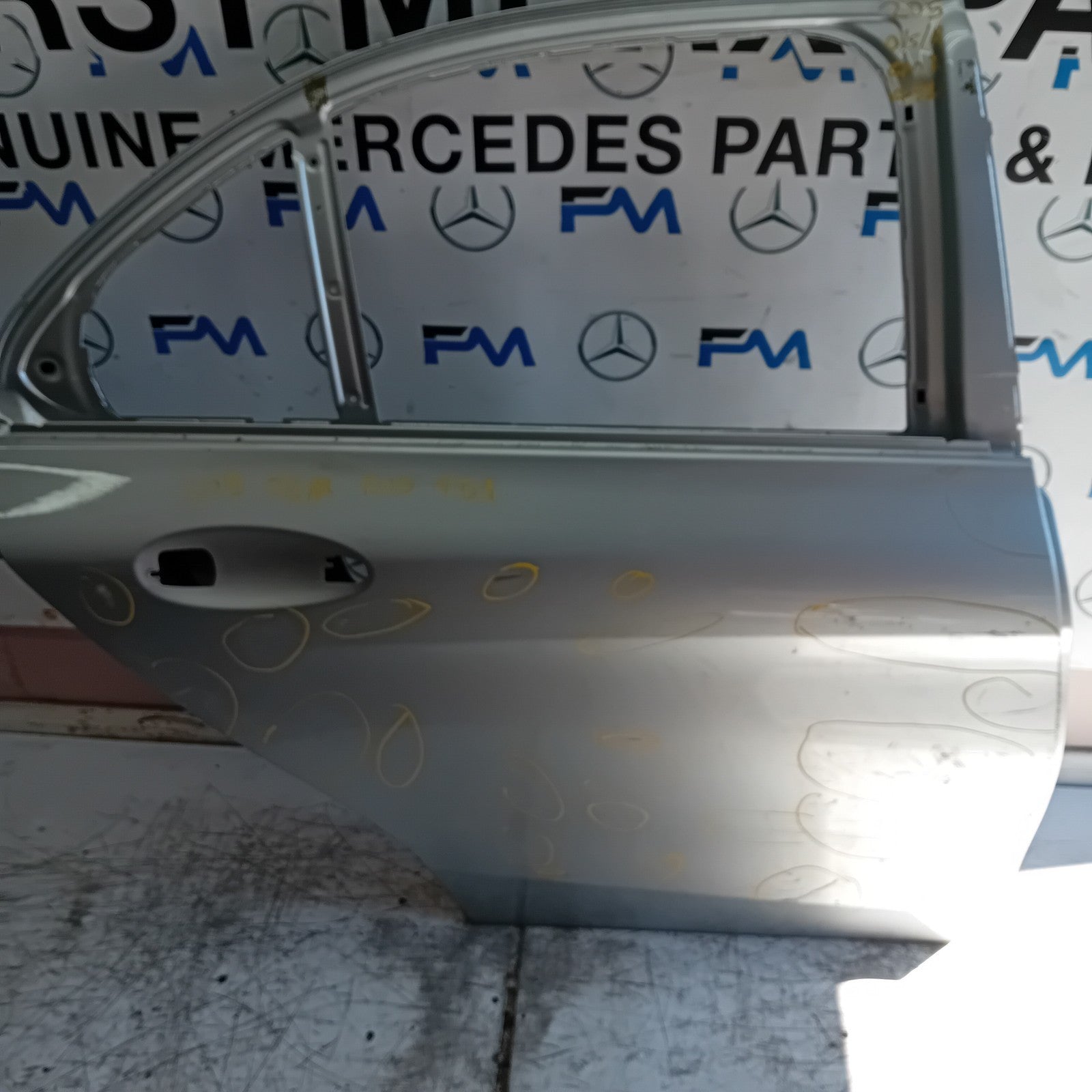 MERCEDES C-CLASS W205 SLN DRIVER REAR DOOR OSR SILVER 2014 ON FMD451