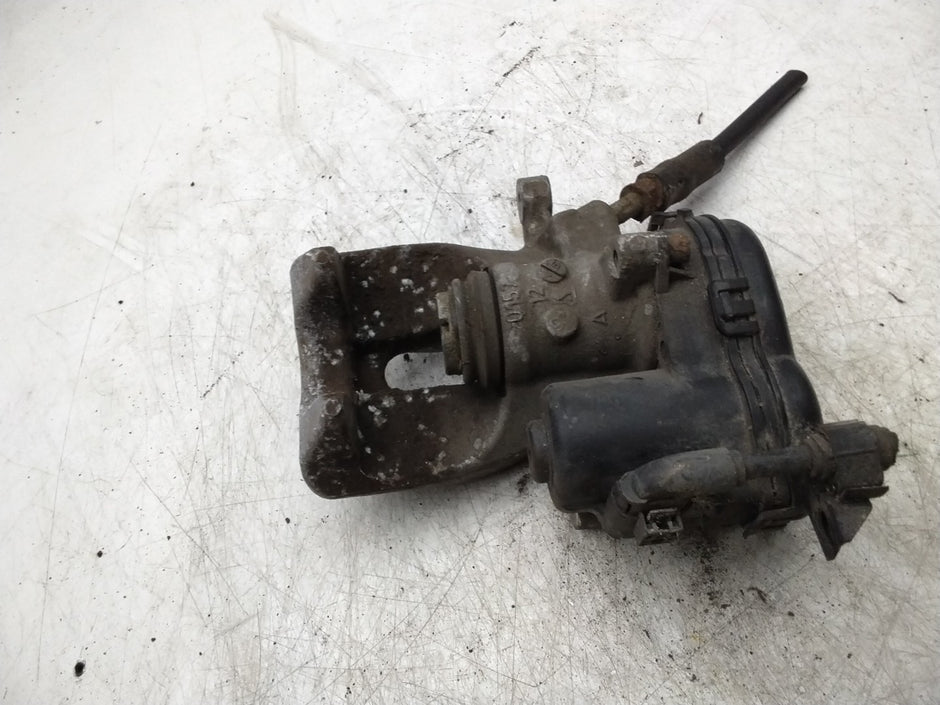 MERCEDES  B-CLASS W246 BRAKE CALIPER REAR LEFT PASSENGER SIDE A2464232198 FMR141
