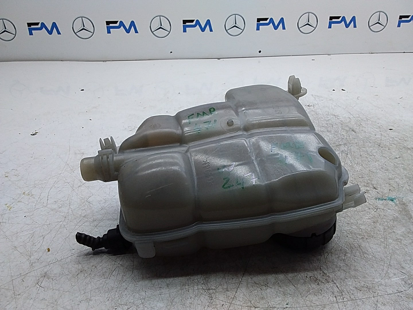 MERCEDES BENZ  B-CLASS W247 COOLANT EXPANSION TANK A2475000049 FMR471